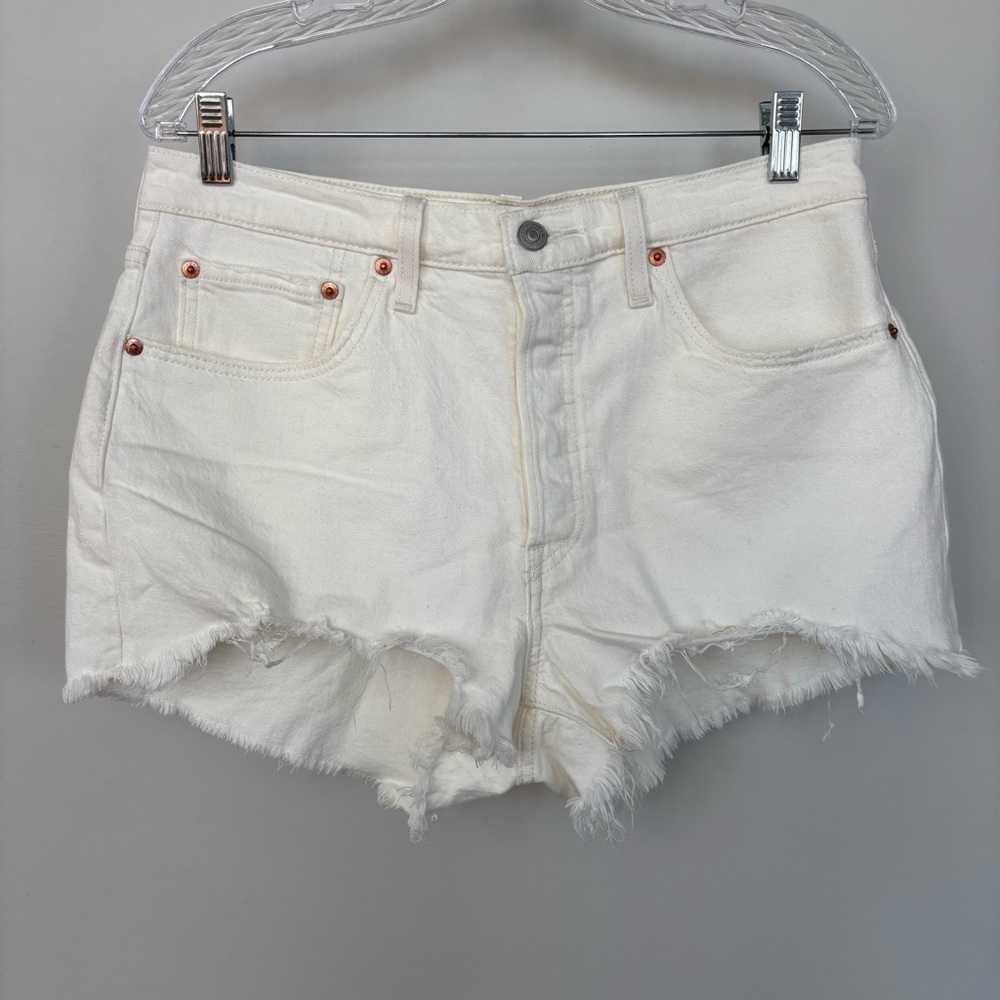Levi’s 501‎ Cream Jean Shorts Size 31